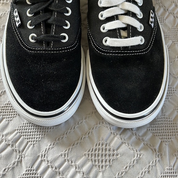 Black and white vans skate authentic size:8.5 - Picture 7 of 9